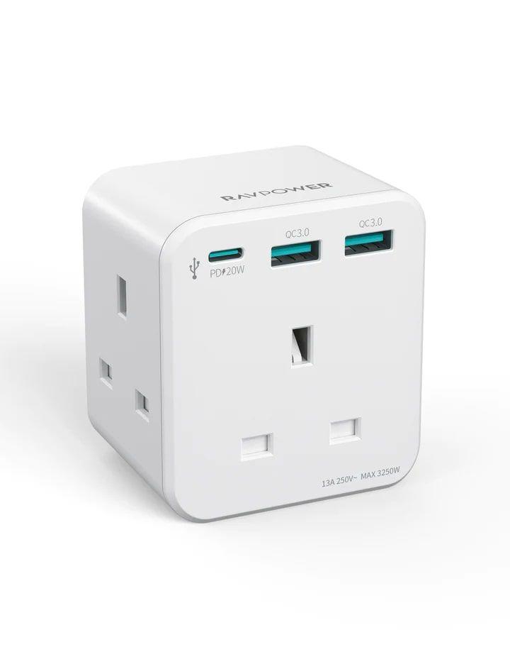 شاحن حائط RAVPower RP-PC1037 PD بقوة 20 واط (أبيض، إصدار المملكة المتحدة) مزود بثلاثة مقابس تيار متردد.