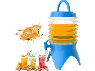 Collapsible plastic water container with a capacity of 5.5 liters