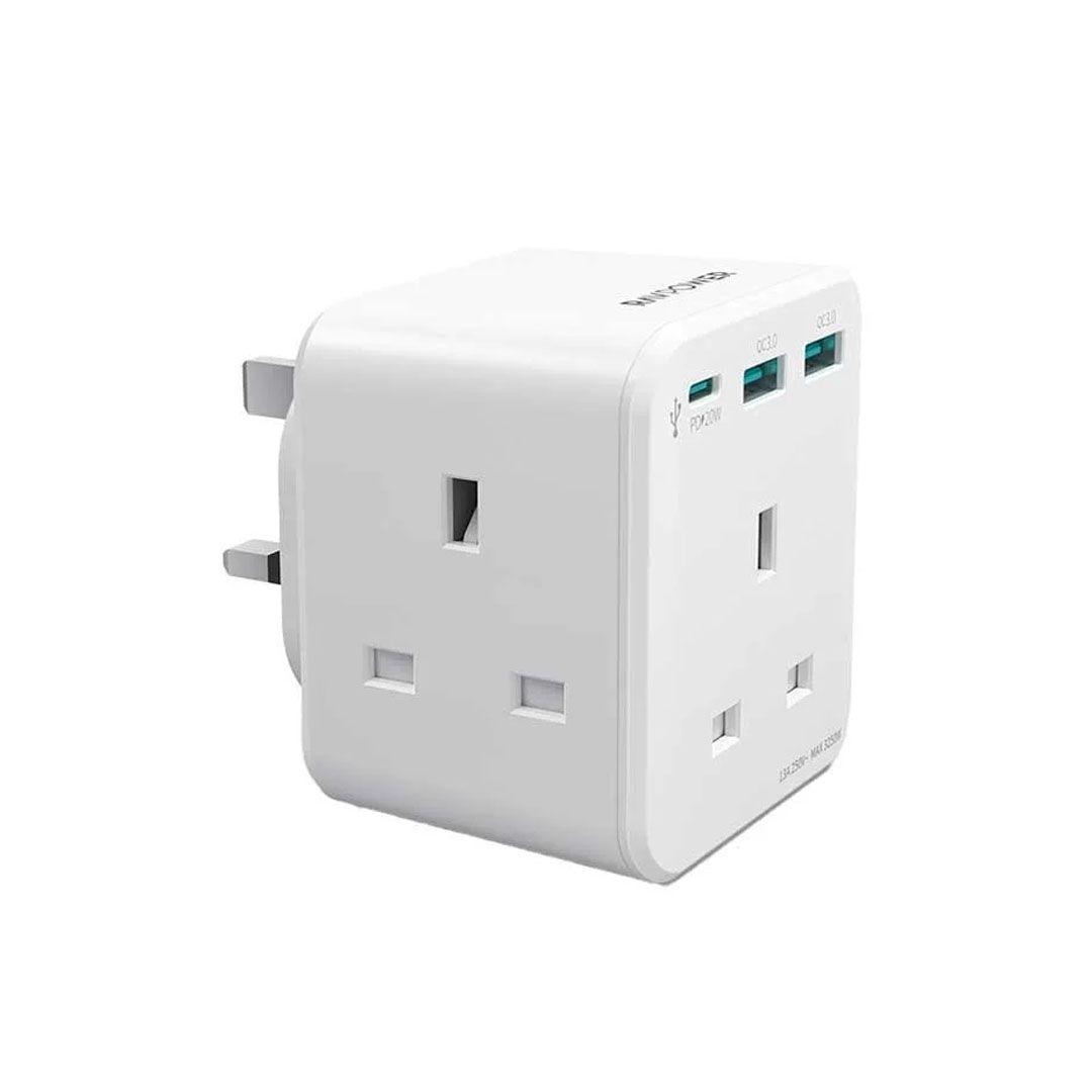 شاحن PC1037 من RavPower بقوة 20 واط مزود بمنفذي USB-A ومنفذ USB-C مع 3 منافذ تيار متردد 