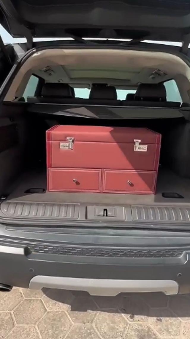 Portable and Multi-Use - Car Organizer Box - Made of High-Quality Leather - Waterproof 