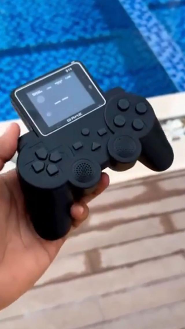 Classic Controller Gamepad - with 520 Built Games - Retro Screen