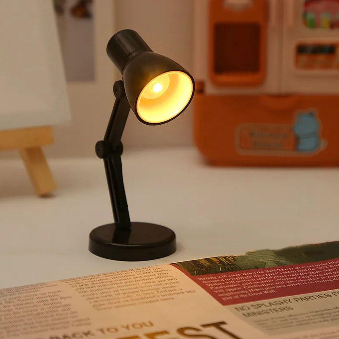 مصباح LED مكتبي صغير قابل للطي والتعديل مع قاعدة قوية وإضاءة ناعمة لتخفيف إجهاد العين وحمايتها