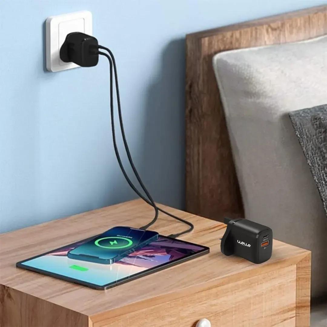 شاحن WeWe HC-006 بقوة 20 واط – منفذين USB + Type-C مع كيبل لايتنينج للآيفون